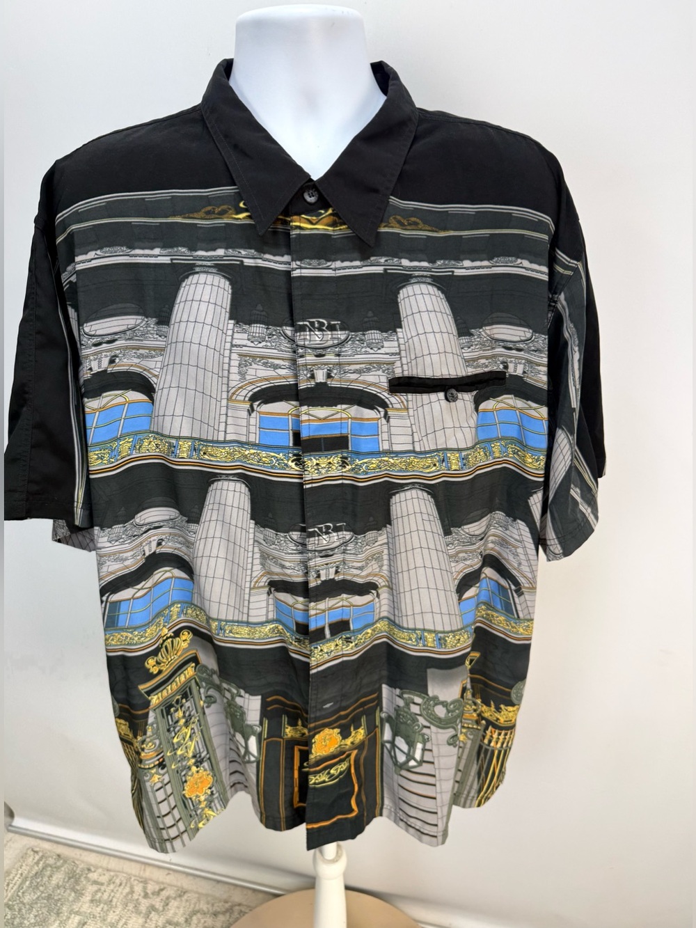 PELLE PELLE Black and gray w/ gold accents short sleeve button down size 3X